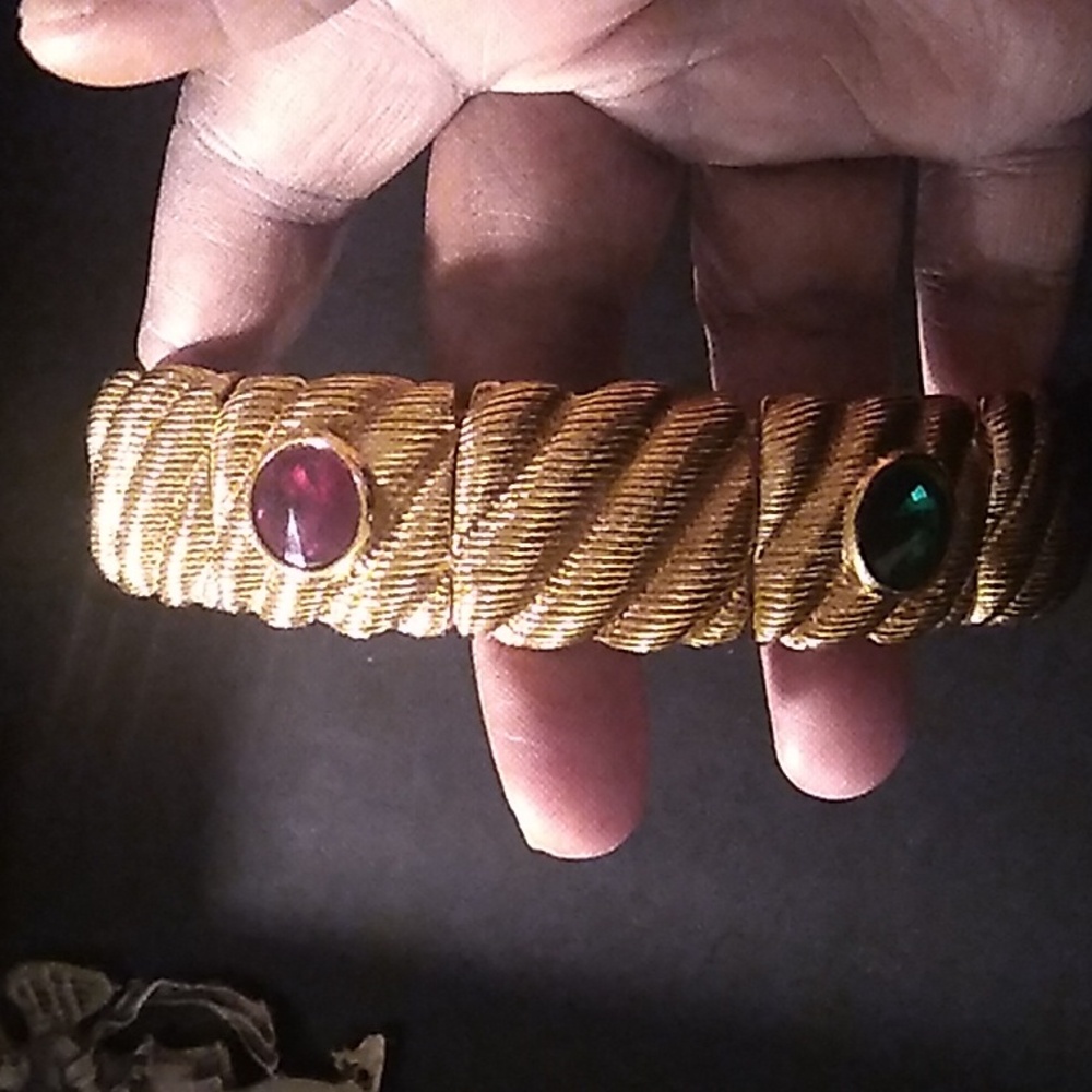 GUY LAROCHE VINTAGE SIX PANEL GOLDTONE BRACELET